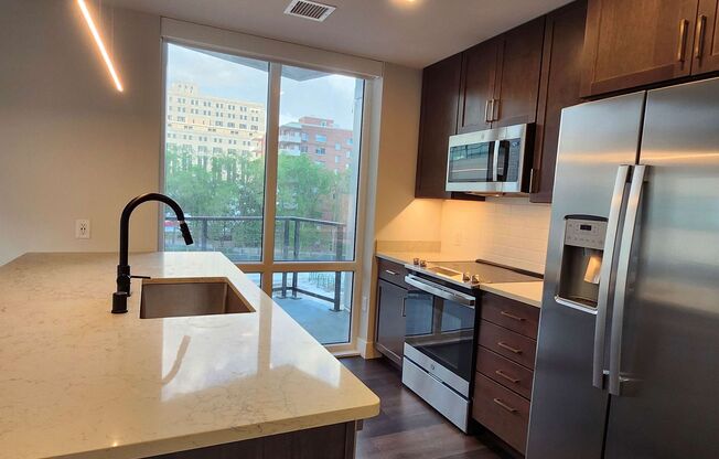 1 bed, 1 bath, 808 sqft, $2,295, Unit #400
