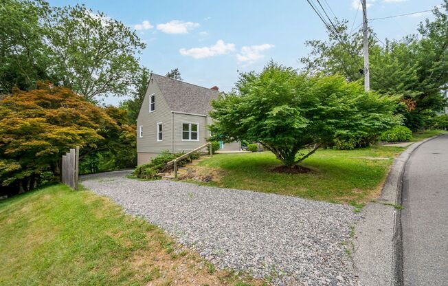 AVAILABLE AUG 1ST!! BEAUTIFUL 2-BEDROOM IN PENN HILLS!