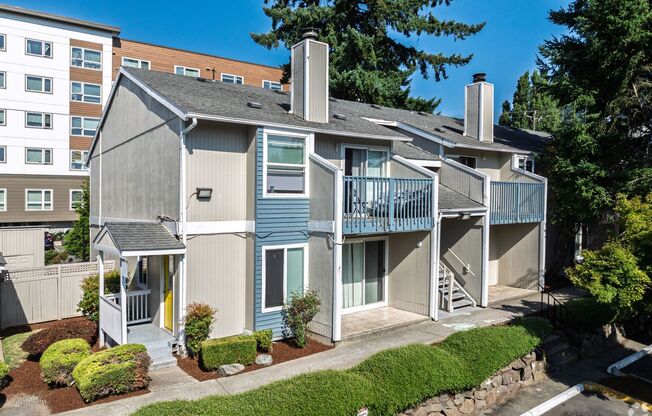 2 beds, 1 bath, $1,695, Unit 10