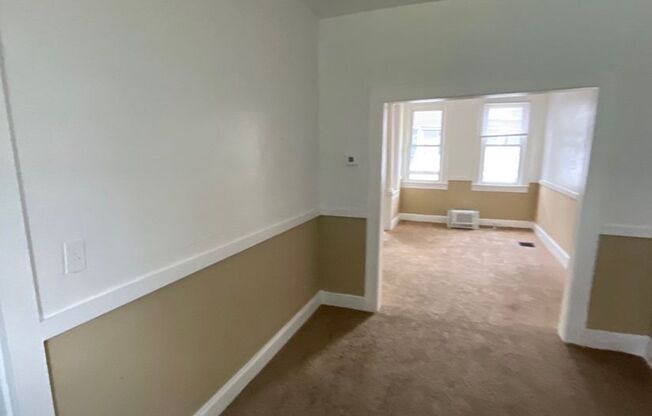 3 beds, 1 bath, $1,250