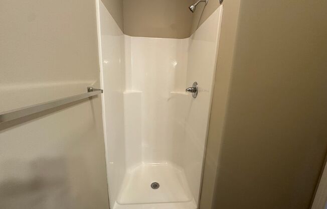 2 beds, 2 baths, 980 sqft, $975, Unit 222