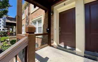 1 bed, 2 baths, $1,700