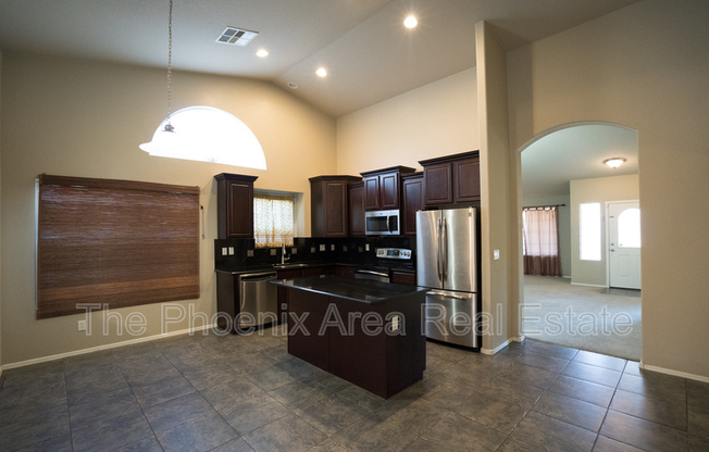 3 beds, 2 baths, 2,313 sqft, $2,700