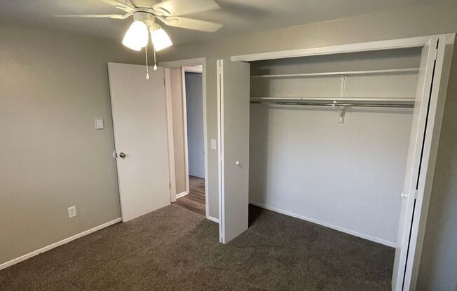 2 beds, 1 bath, 900 sqft, $950, Unit Unit 2