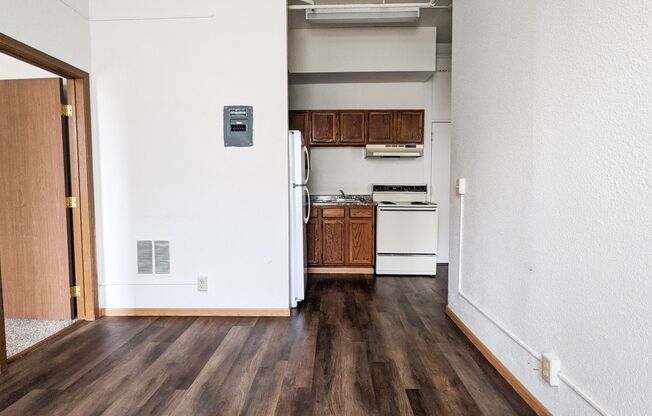 2 beds, 1 bath, 570 sqft, $695, Unit 229