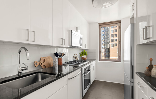 300 E 64 ST