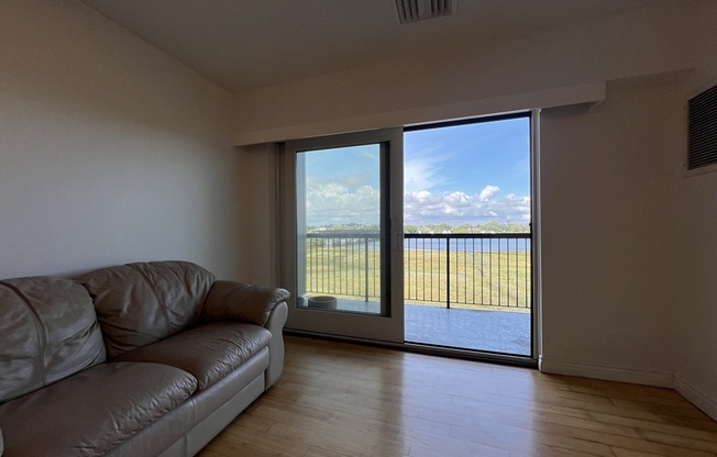 1 bed, 1 bath, 613 sqft, $2,350, Unit 410