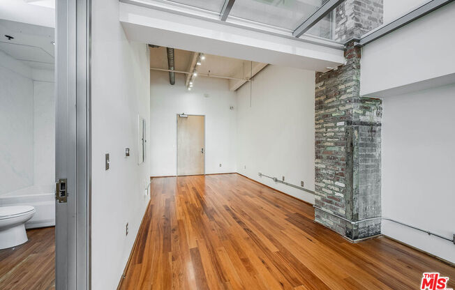 3 beds, 3 baths, 2,330 sqft, $8,500, Unit 106