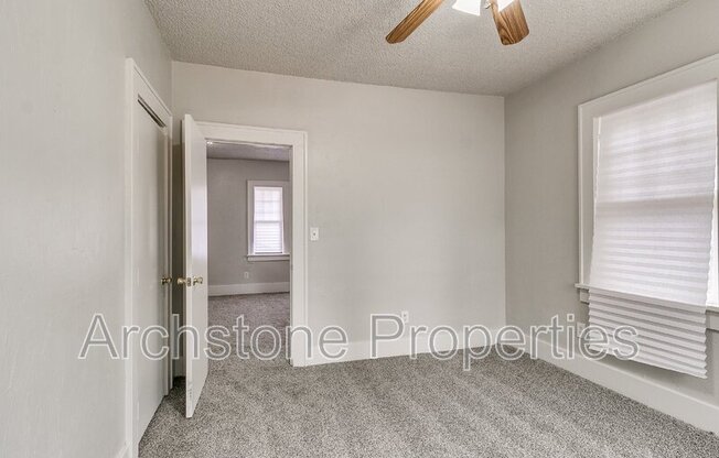 2 beds, 1 bath, 1,036 sqft, $1,100