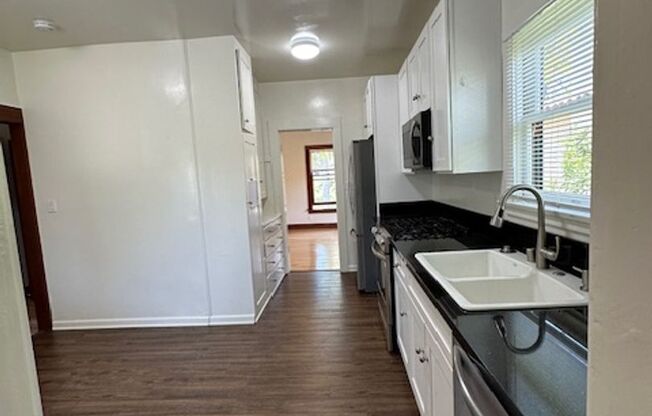 1409 Lyndon
