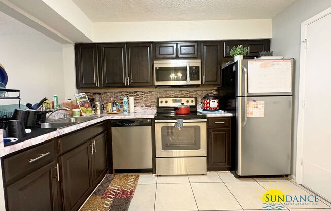 Charming 2-Story Townhouse in Fort Walton Beach, near Beal Parkway and More!