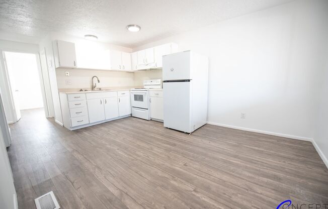 2 beds, 1 bath, 935 sqft, $1,299, Unit 06