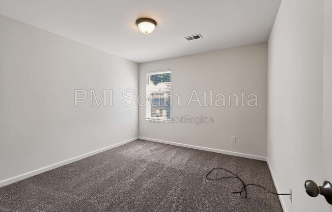 4 beds, 2.5 baths, 2,100 sqft, $1,950