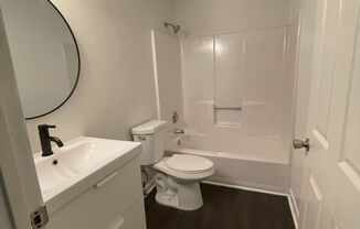 2 beds, 1 bath, 716 sqft, $1,125, Unit 135