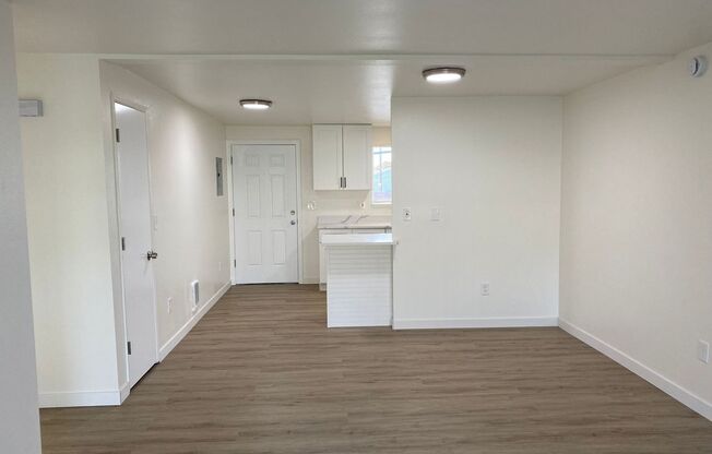 2 beds, 1 bath, 780 sqft, $1,355, Unit Unit 34