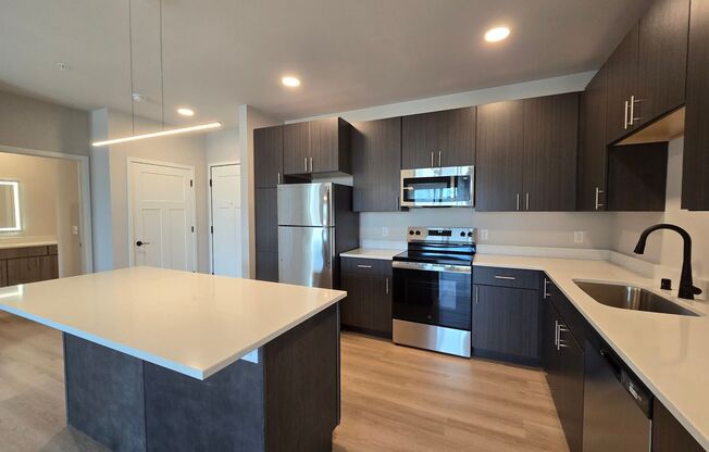2 beds, 2 baths, 1,140 sqft, $2,110, Unit 8421-238