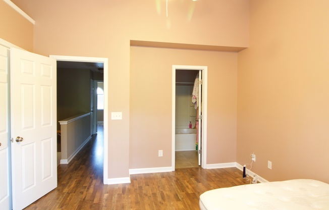 2 beds, 2.5 baths, $1,750, Unit #160