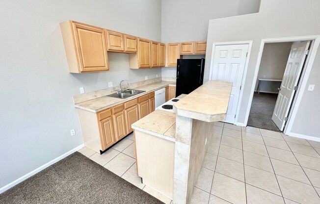 2 beds, 2 baths, 848 sqft, $1,975