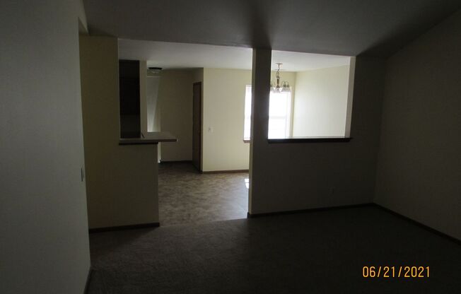 (583) - 18 Woodridge Court