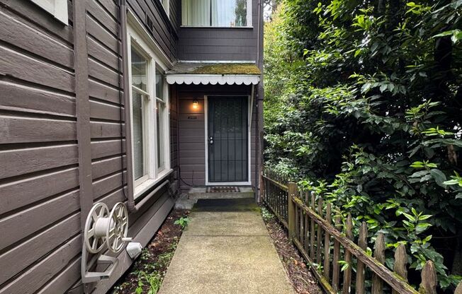 512 W 10th &amp; 1028 Washington St.