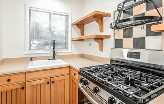 1 bed, 1 bath, 750 sqft, $1,099, Unit 7