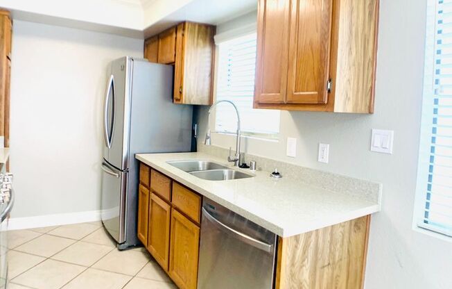 2 beds, 2 baths, 900 sqft, $3,050, Unit 205