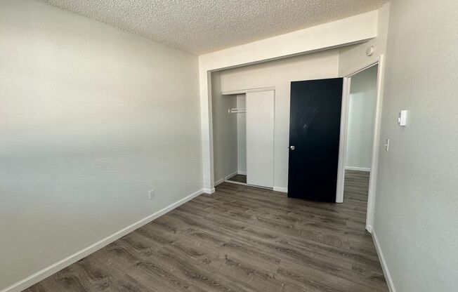 2 beds, 1 bath, 682 sqft, $1,300, Unit 35