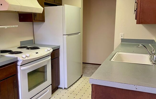 2 beds, 1 bath, 800 sqft, $1,700, Unit 2