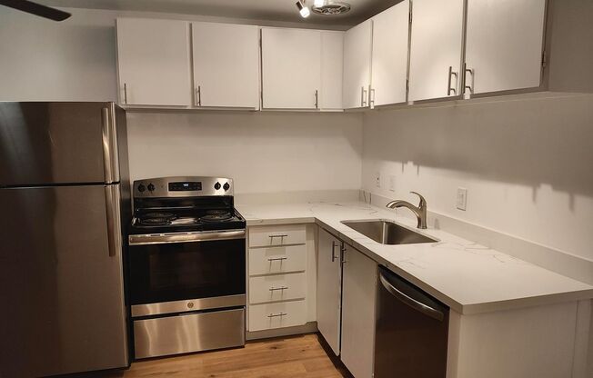 Studio, 1 bath, 349 sqft, $1,395, Unit 02