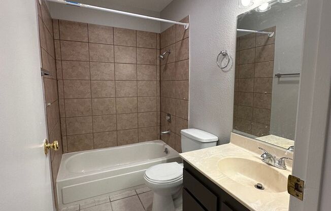 Modern 2 Bed, 2 Bath Condo Near UNLV – Prime Central Location!