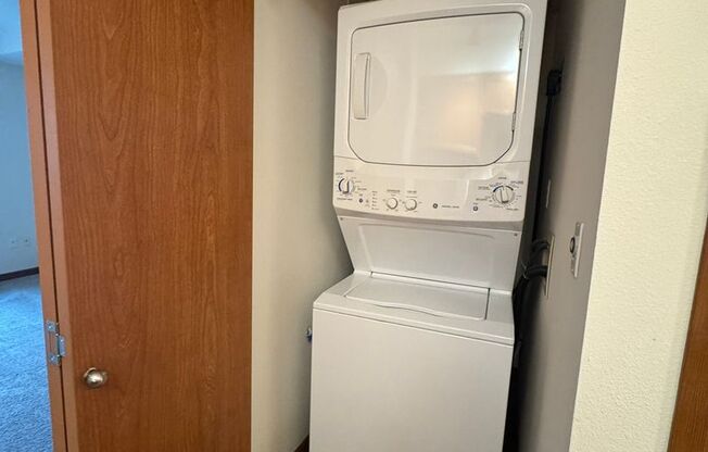 Studio, 1 bath, 409 sqft, $1,590, Unit B108