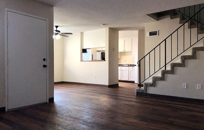 3 beds, 1.5 baths, 1,325 sqft, $2,625, Unit H04