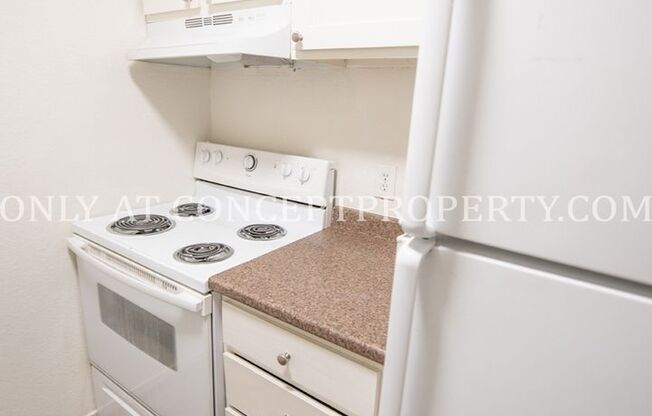 2 beds, 1 bath, 580 sqft, $1,049, Unit C4