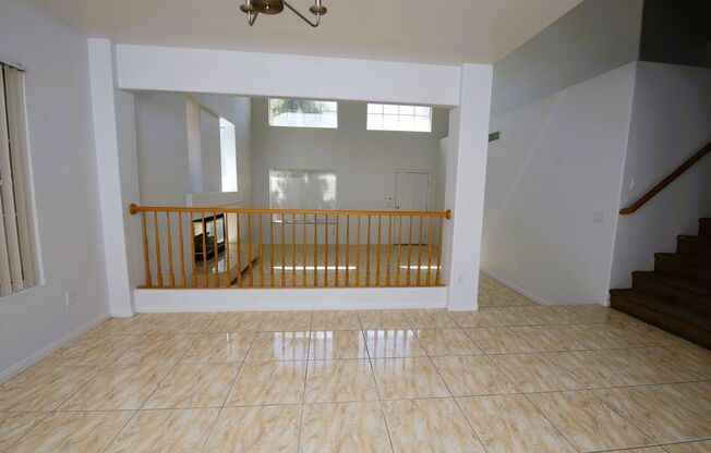 HUGE LOFT + 5 BEDROOMS IN SE