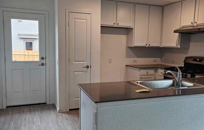 Beautiful VIDA Home Available Now – 2 Weeks FREE Rent!