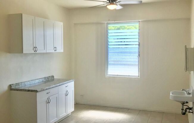 Studio, 2 baths, 200 sqft, $895, Unit R-8