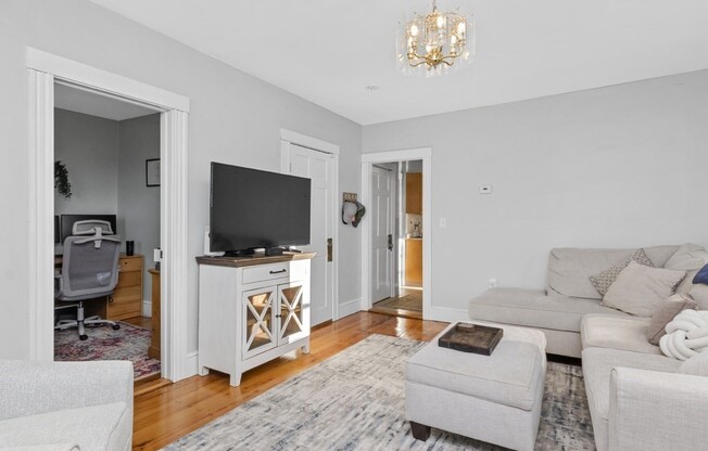 63 MARSHFIELD ST