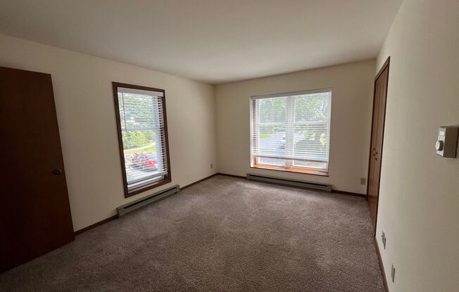 2 beds, 2 baths, 950 sqft, $1,825, Unit 7701CA