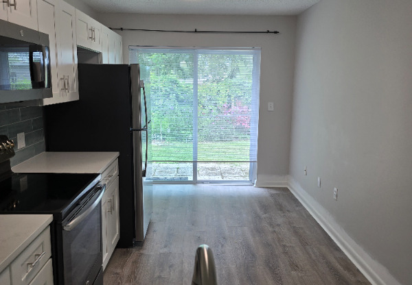 843 CAMBRIDGE CT
