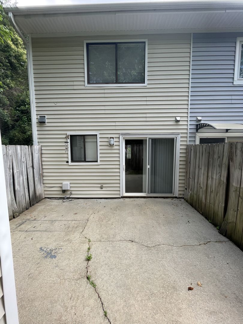 2 Bed 1.5 Bath