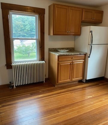 2 beds, 1 bath, 1,000 sqft, $2,400, Unit 2