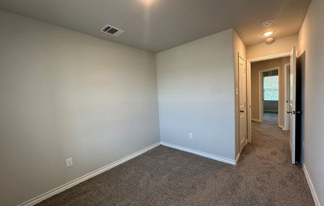 3 beds, 2.5 baths, $1,350, Unit 101*