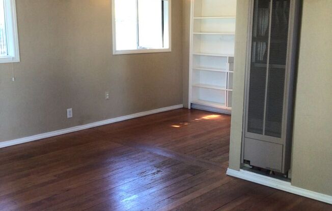 Arbor Heights Bungalow, Available early October