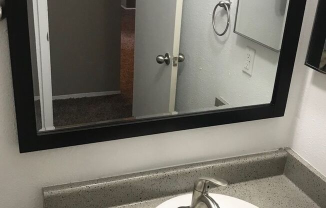 2 beds, 2 baths, 920 sqft, $900