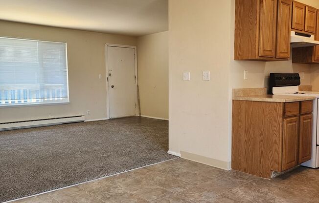 2 beds, 1 bath, $1,650, Unit # #A 205