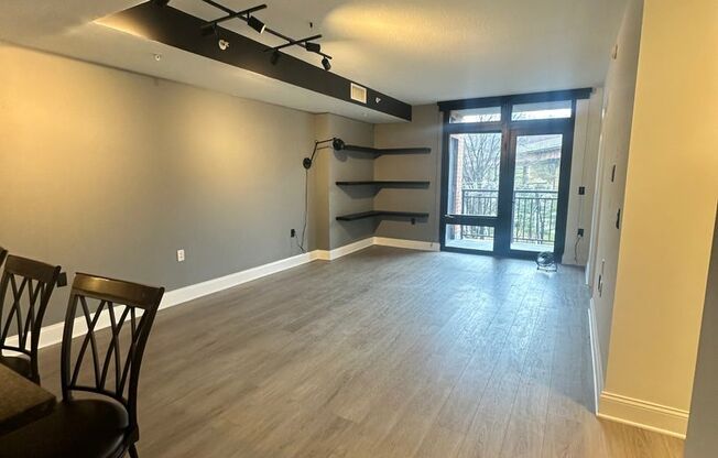 1 bed, 1 bath, $2,400, Unit # 518