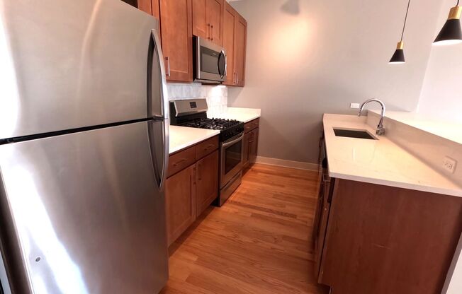 2740 N Spaulding Ave