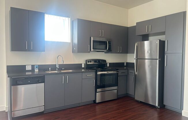 2 beds, 2 baths, 890 sqft, $2,575, Unit 428