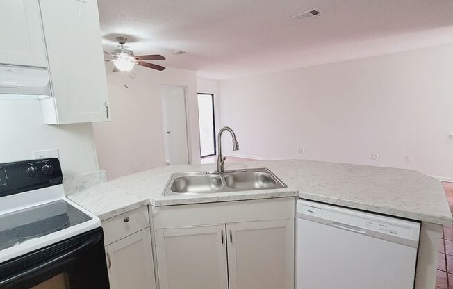 2 beds, 2 baths, $1,295