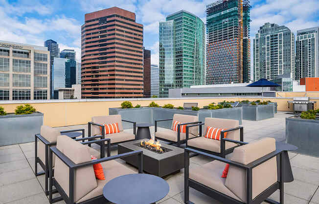 Downtown Bellevue apartments for rent near Microsoft - Metro 112 Apartments - rooftop